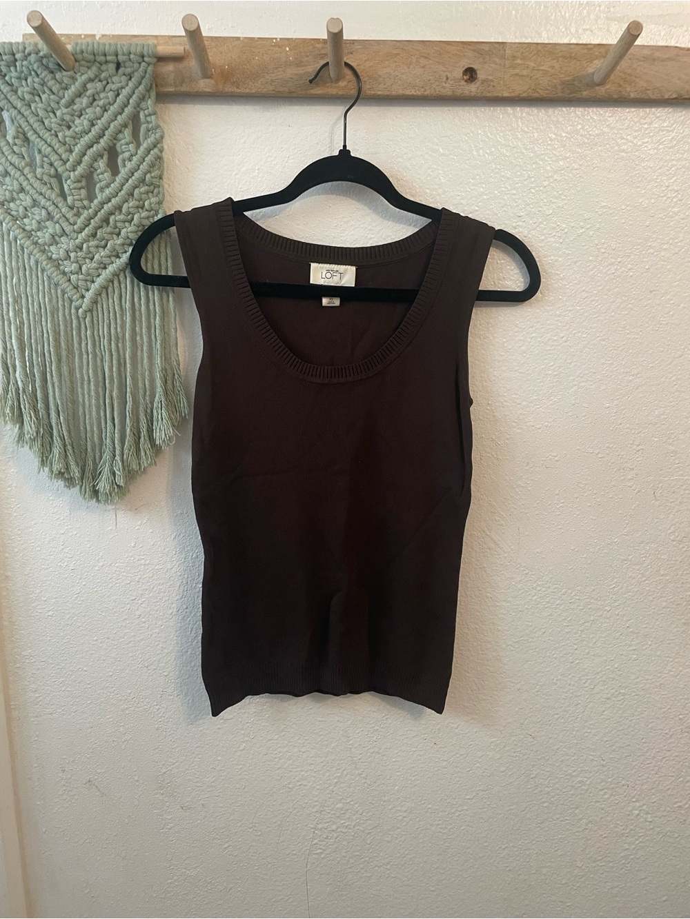 LOFT Women's Sleeveless Ribbed Tank Top in Dark Brown